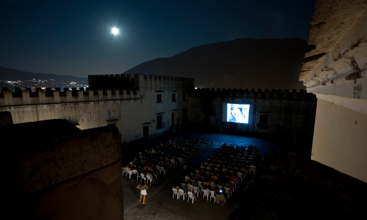Evento Cineforum in Piazza d'Armi del Palazzo Fienga
